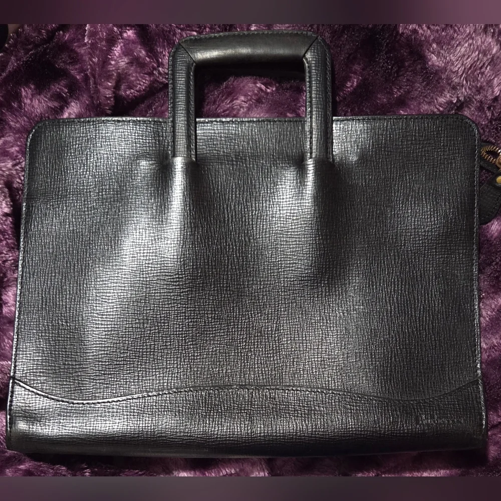 Burberrys Vintage Black Leather Zip Top Briefcase Business Bag (Unisex)